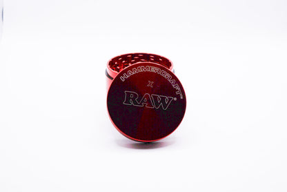 Hammercraft Raw Grinder 4-teilg in rot mit geöffnetem Deckel