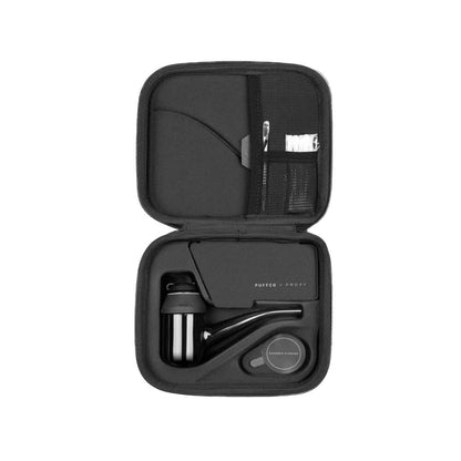 Puffco Proxy Schwarz in einer Transporttasche mit Zubehör