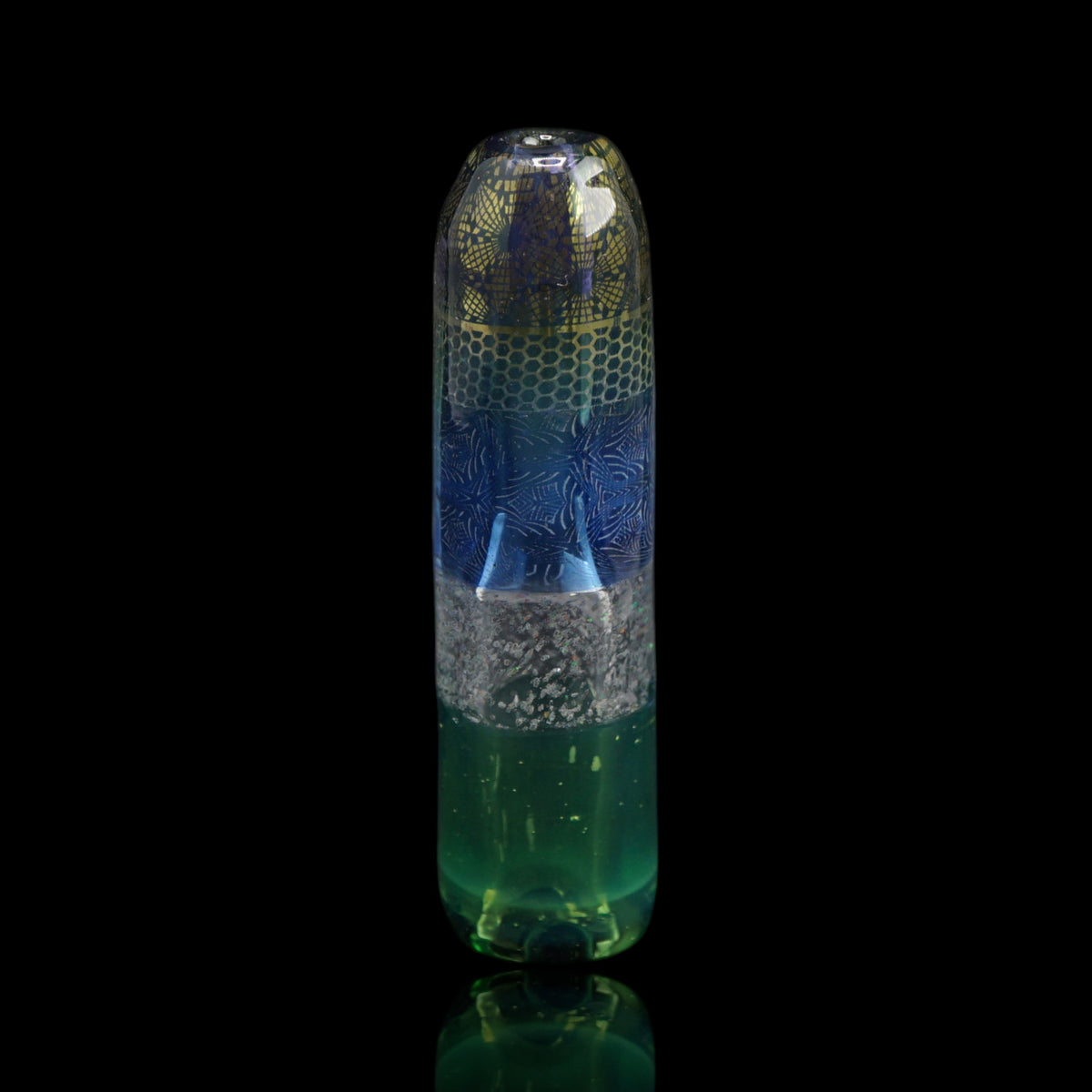 Hefe Glass Forest Rune Glastip mit goldfarbenen Mustern auf blauem Grund, silbrigem Schimmerband und grünem Ende