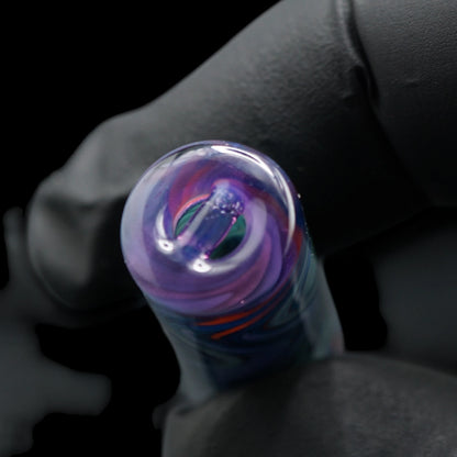 Nahaufnahme des 2-Loch-Systems mit violett-transparentem Glassteg am Mystic Flow Glastip