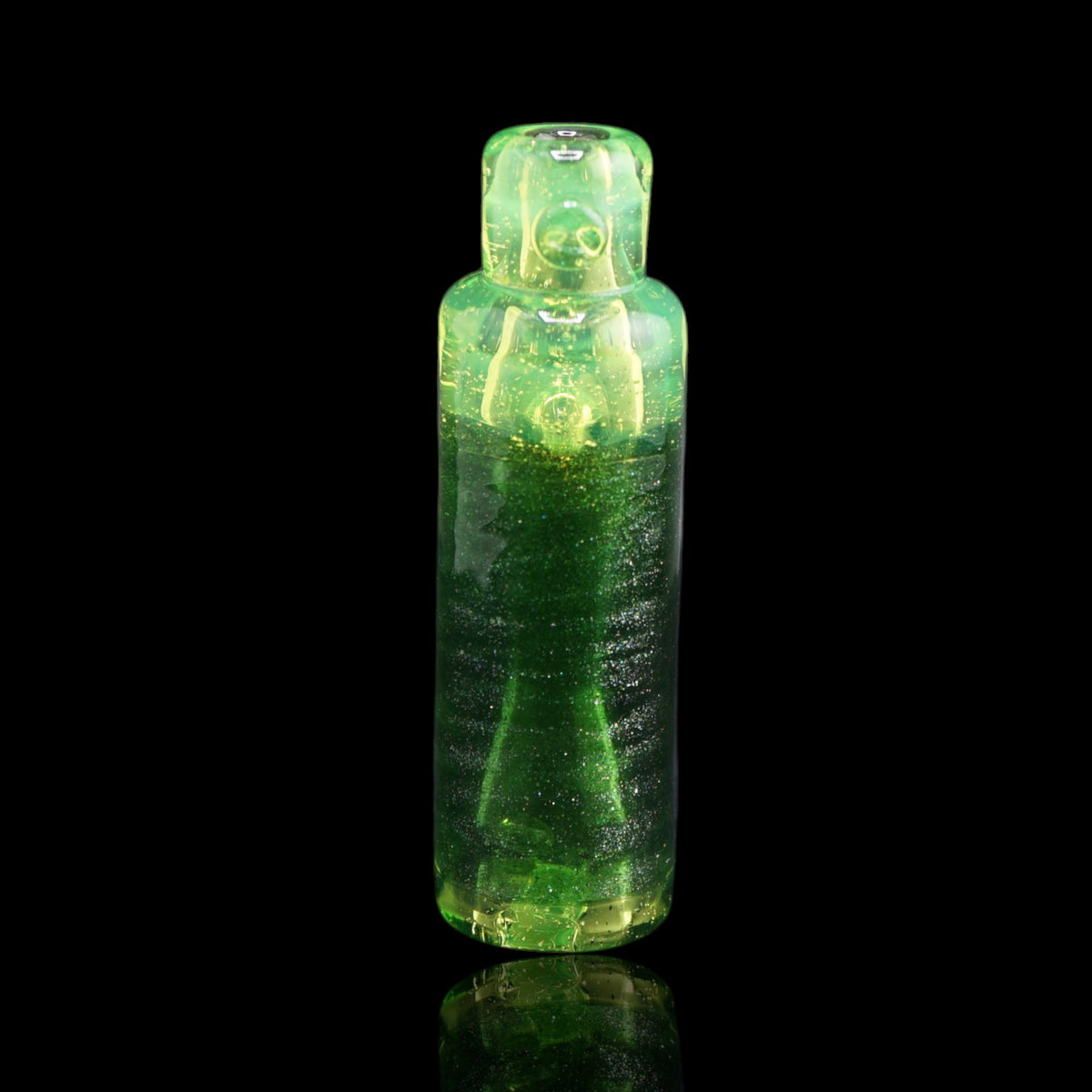 Aufrecht stehender Jcreature Glass Spray Can Emerald Spark Glastip mit dunkelgrünem Glitzerkörper und limettengrünem Kopf