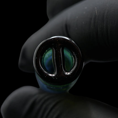 Blick auf das breite Ende des Jcreature Glass Spray Can Lime Sky Glastips mit schwarzem Rand und 2-Loch-System