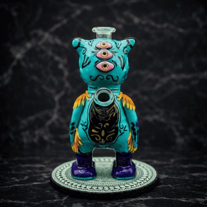Rückansicht eines Monster Dab Rigs aus Glas in Türkis mit gestapelten Augen und künstlerischen Details